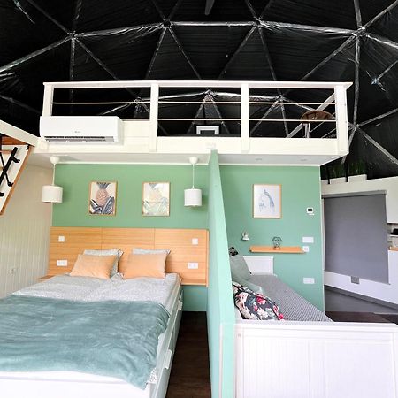 Domeglamping At Fishinglake Ságvár Εξωτερικό φωτογραφία