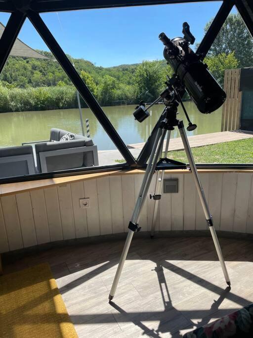 Domeglamping At Fishinglake Ságvár Εξωτερικό φωτογραφία
