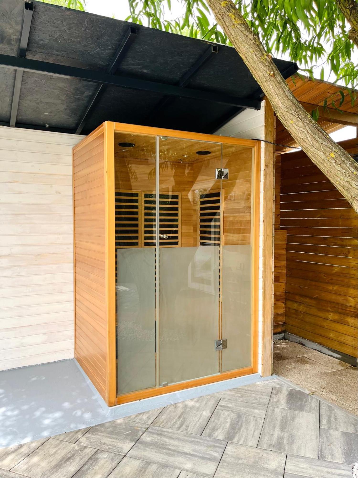 Domeglamping At Fishinglake Ságvár Εξωτερικό φωτογραφία