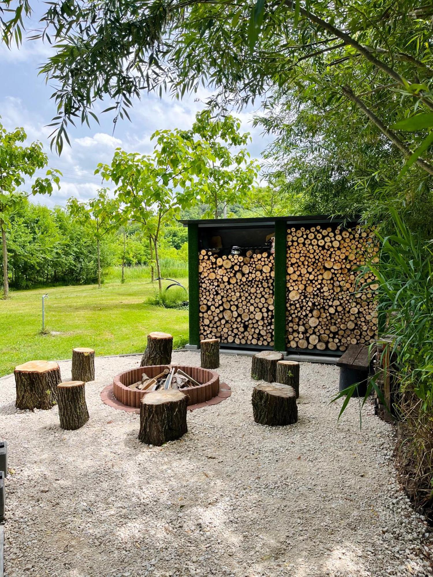 Domeglamping At Fishinglake Ságvár Εξωτερικό φωτογραφία
